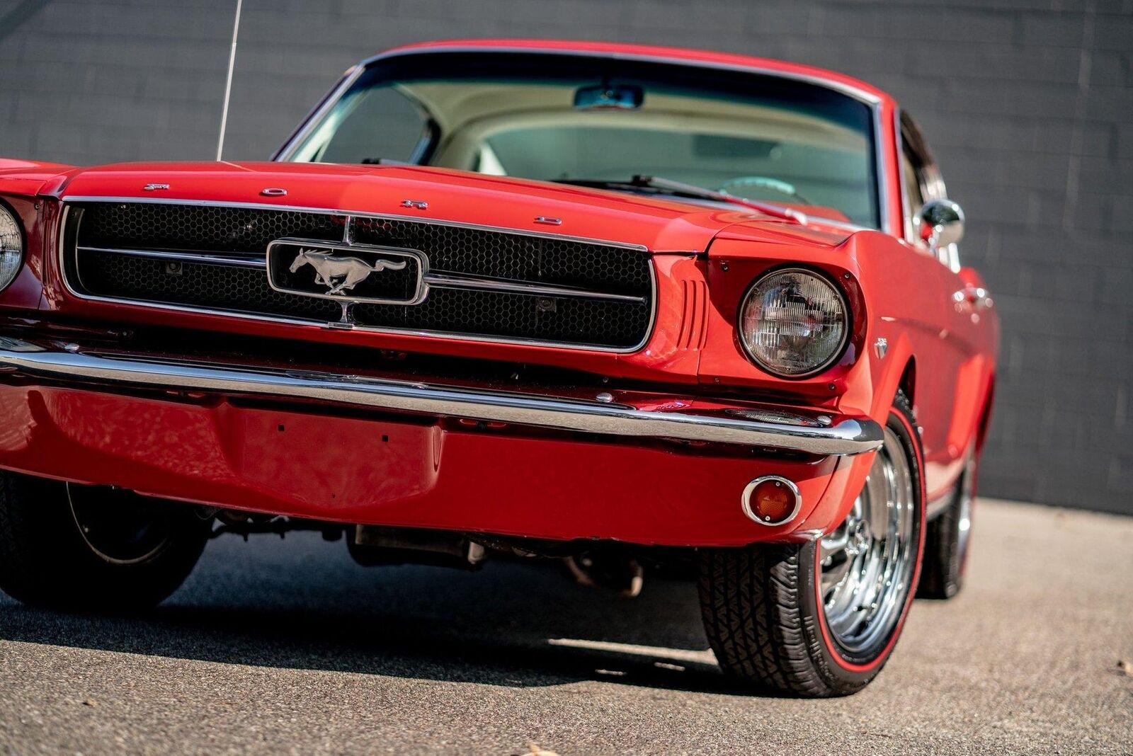 Ford-Mustang-Coupe-1965-Red-White-122598-3