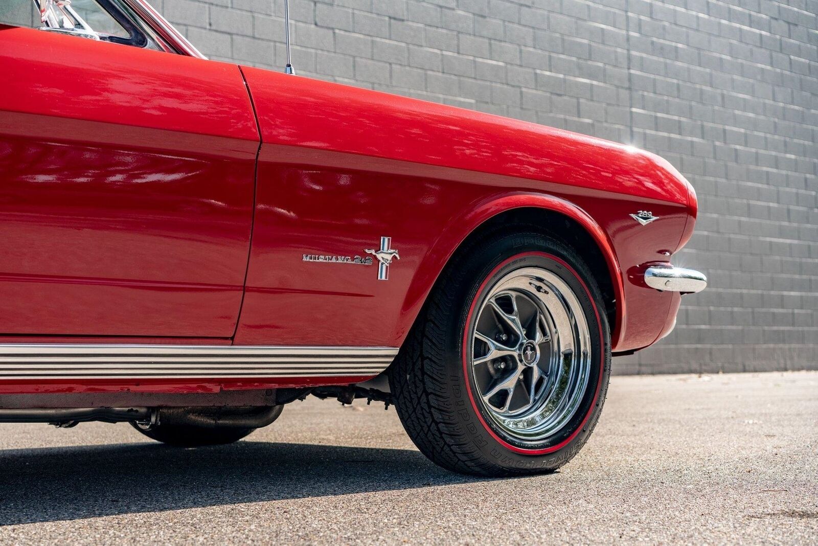 Ford-Mustang-Coupe-1965-Red-White-122598-4