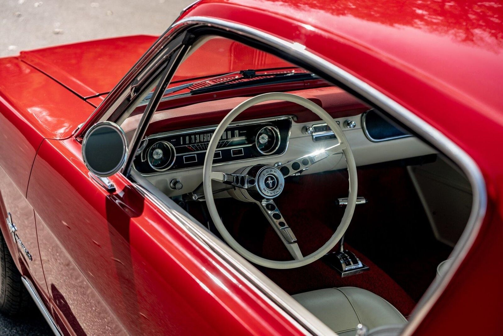 Ford-Mustang-Coupe-1965-Red-White-122598-9