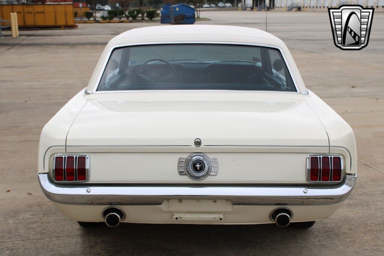 Ford-Mustang-Coupe-1965-White-Blue-33627-3