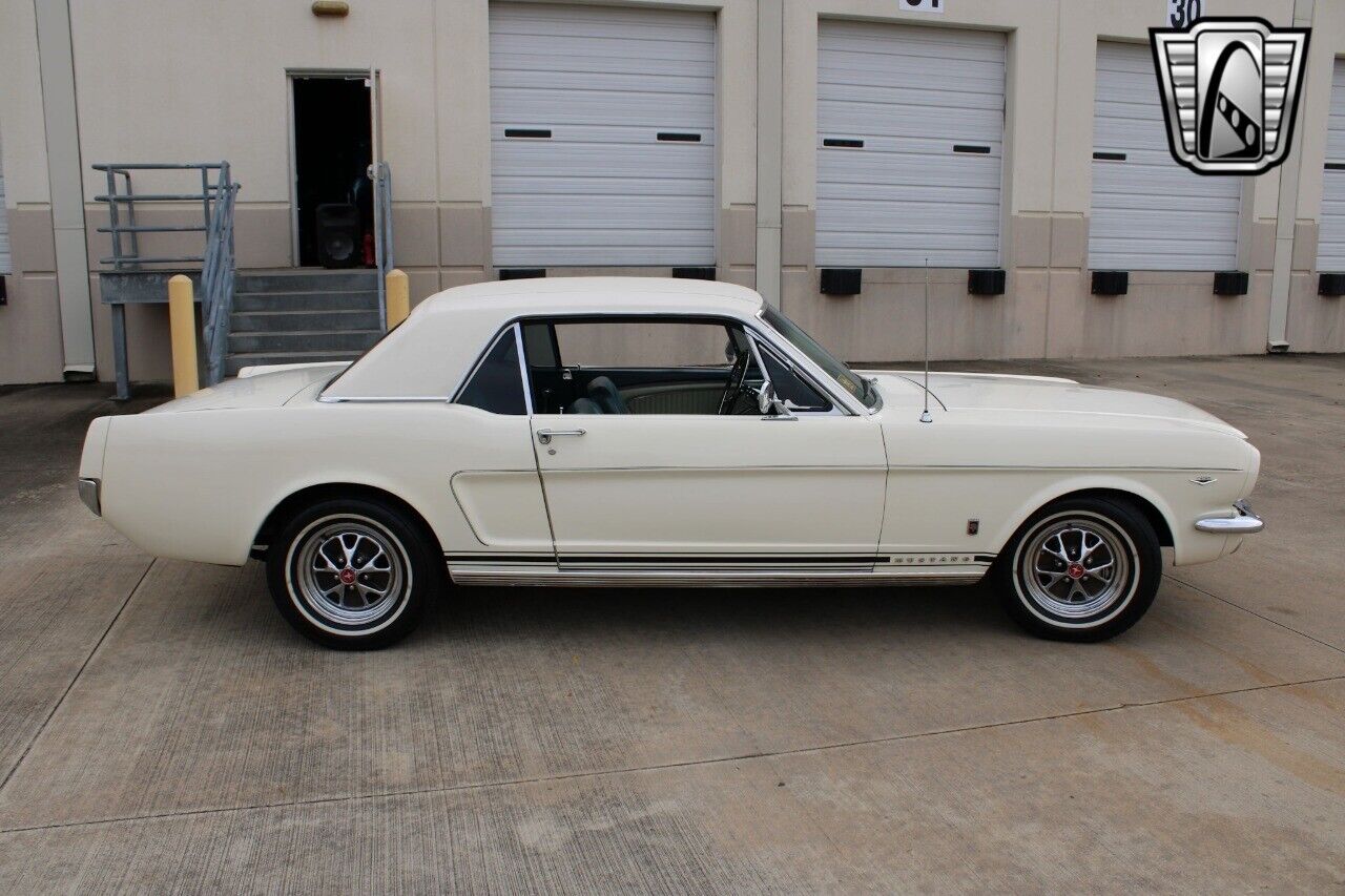 Ford-Mustang-Coupe-1965-White-Blue-33627-4