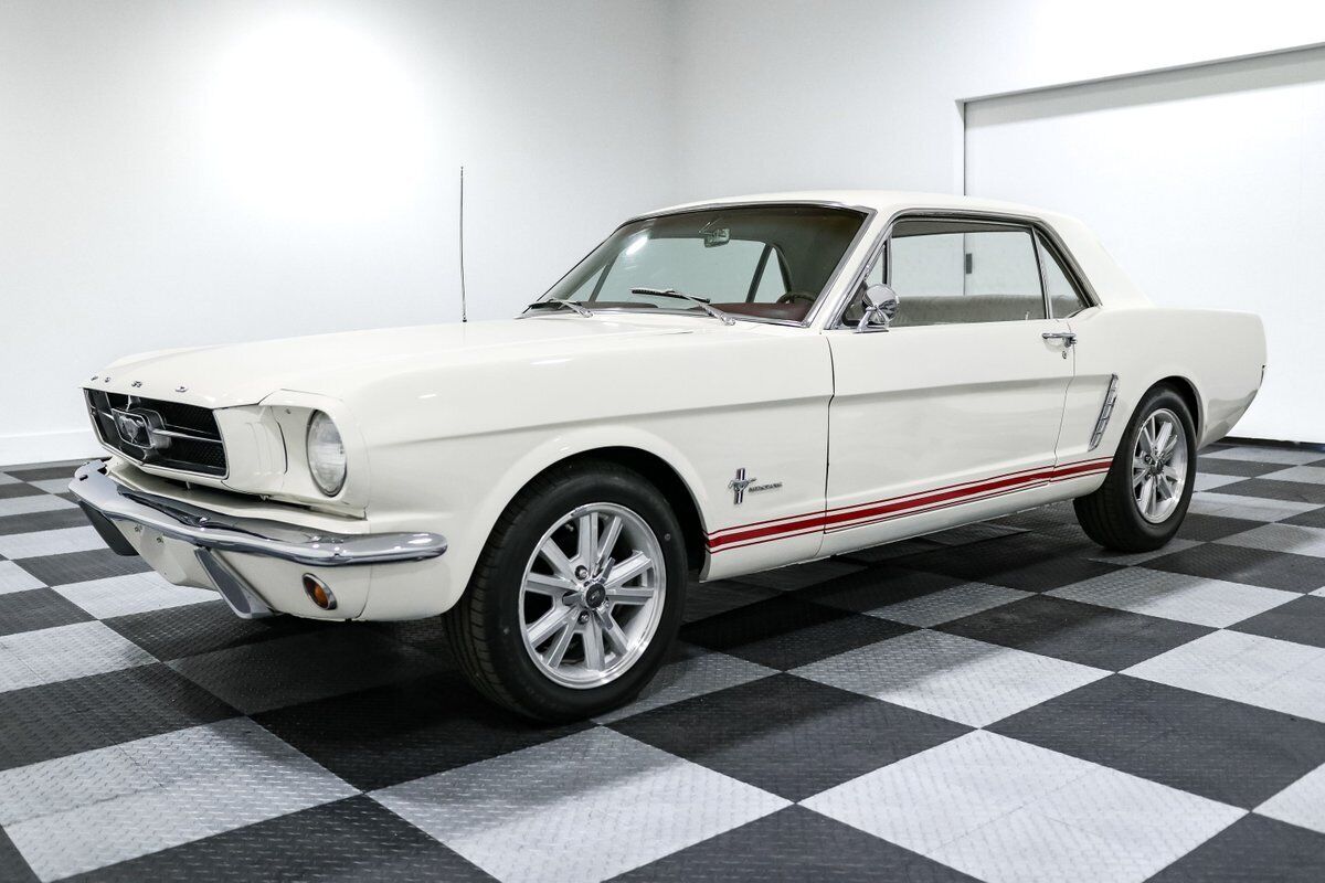 Ford-Mustang-Coupe-1965-White-White-110527-2