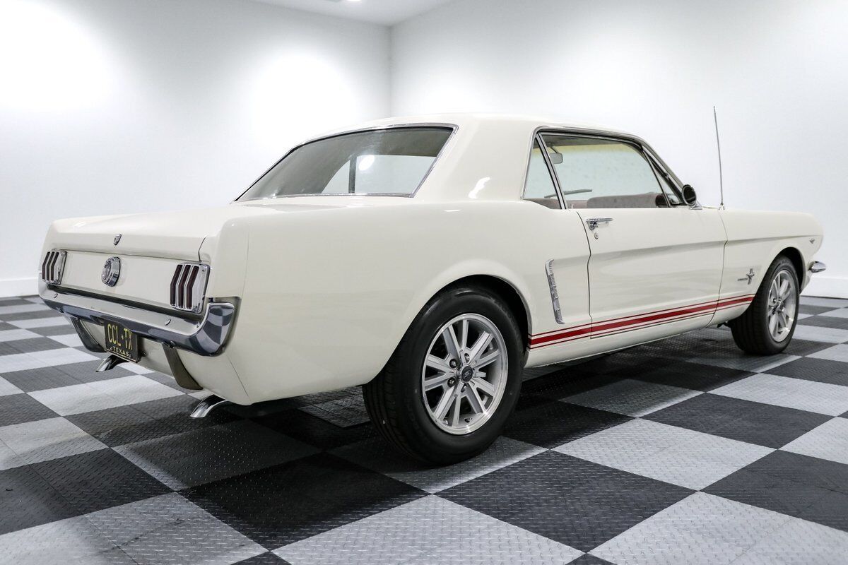 Ford-Mustang-Coupe-1965-White-White-110527-6