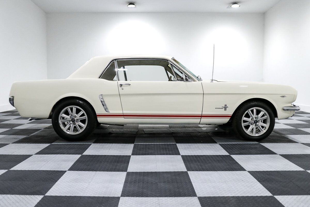 Ford-Mustang-Coupe-1965-White-White-110527-7