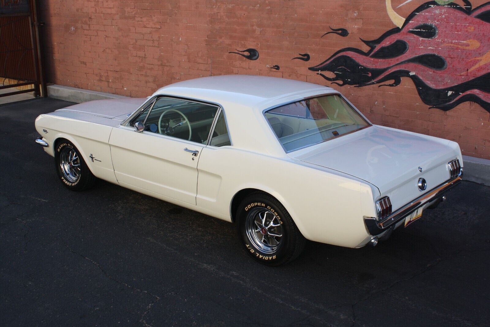 Ford-Mustang-Coupe-1965-White-White-54525-20