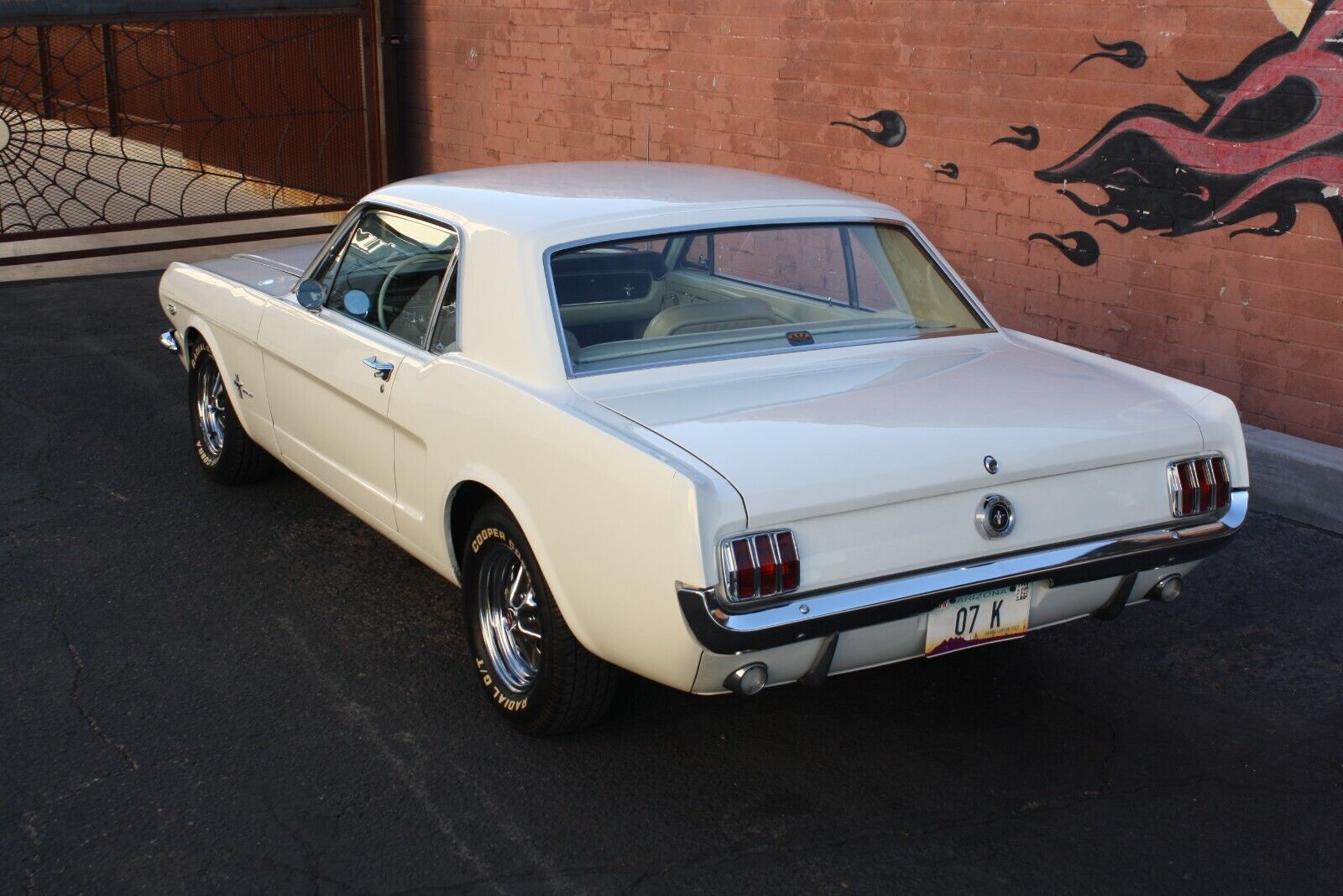 Ford-Mustang-Coupe-1965-White-White-54525-21