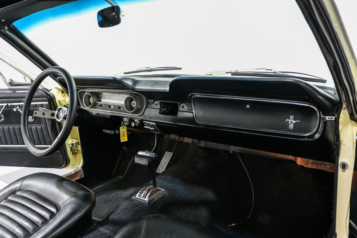 Ford-Mustang-Coupe-1965-Yellow-Black-106675-18