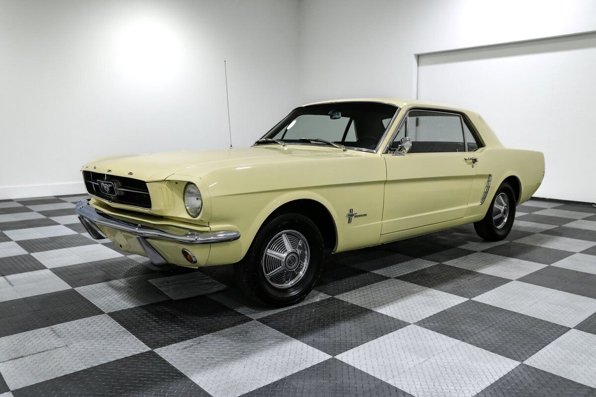 Ford-Mustang-Coupe-1965-Yellow-Black-106675-2