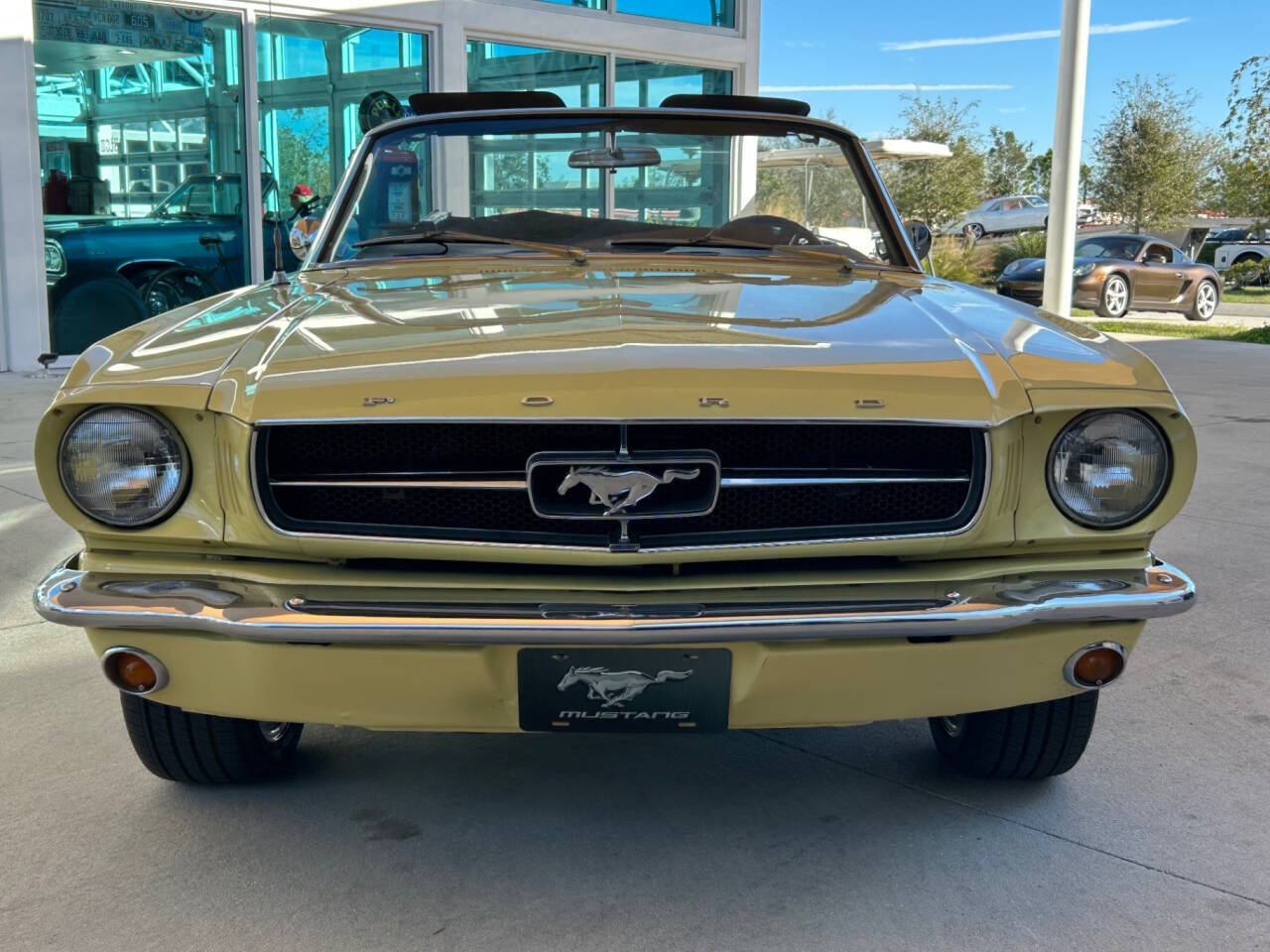 Ford-Mustang-Coupe-1965-Yellow-Black-51139-1