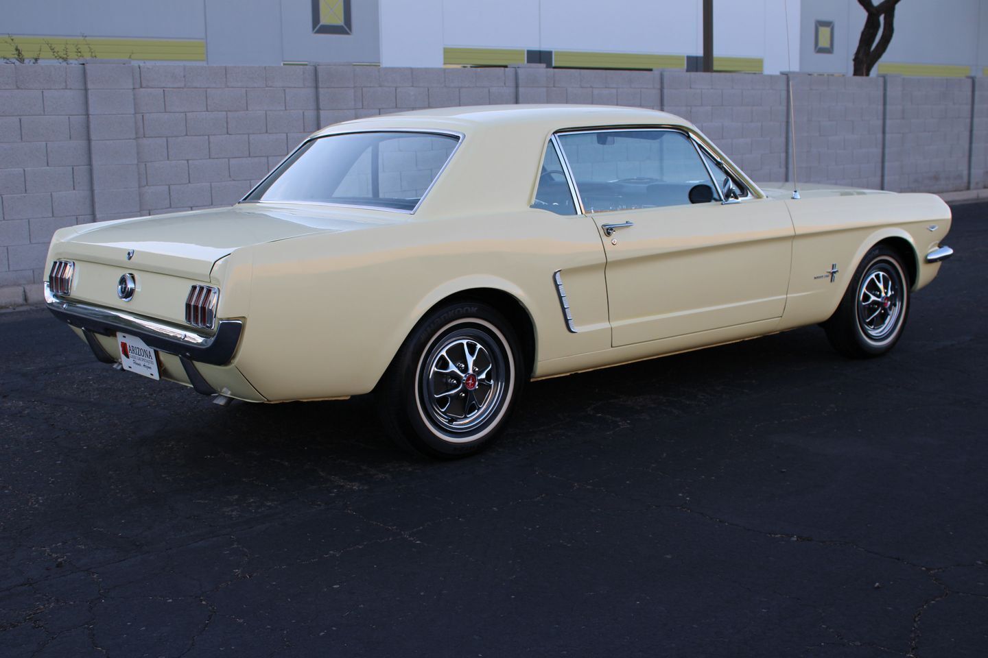 Ford-Mustang-Coupe-1965-Yellow-Black-86034-2