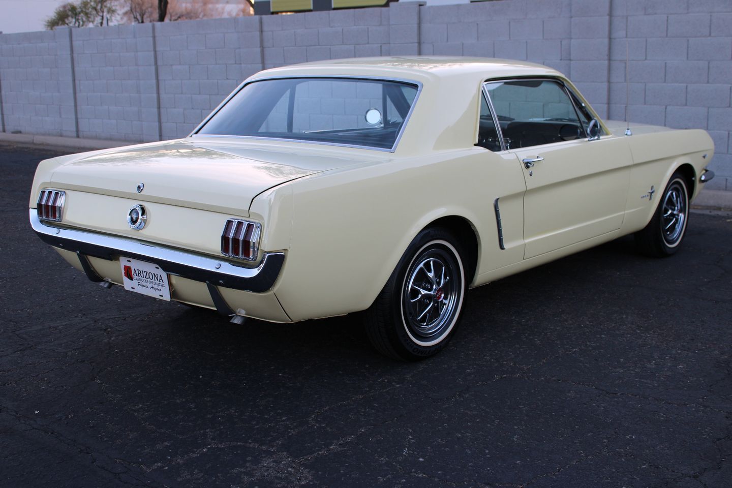 Ford-Mustang-Coupe-1965-Yellow-Black-86034-24