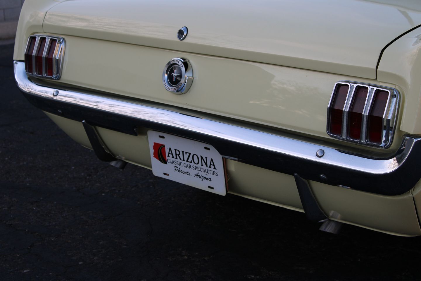 Ford-Mustang-Coupe-1965-Yellow-Black-86034-3