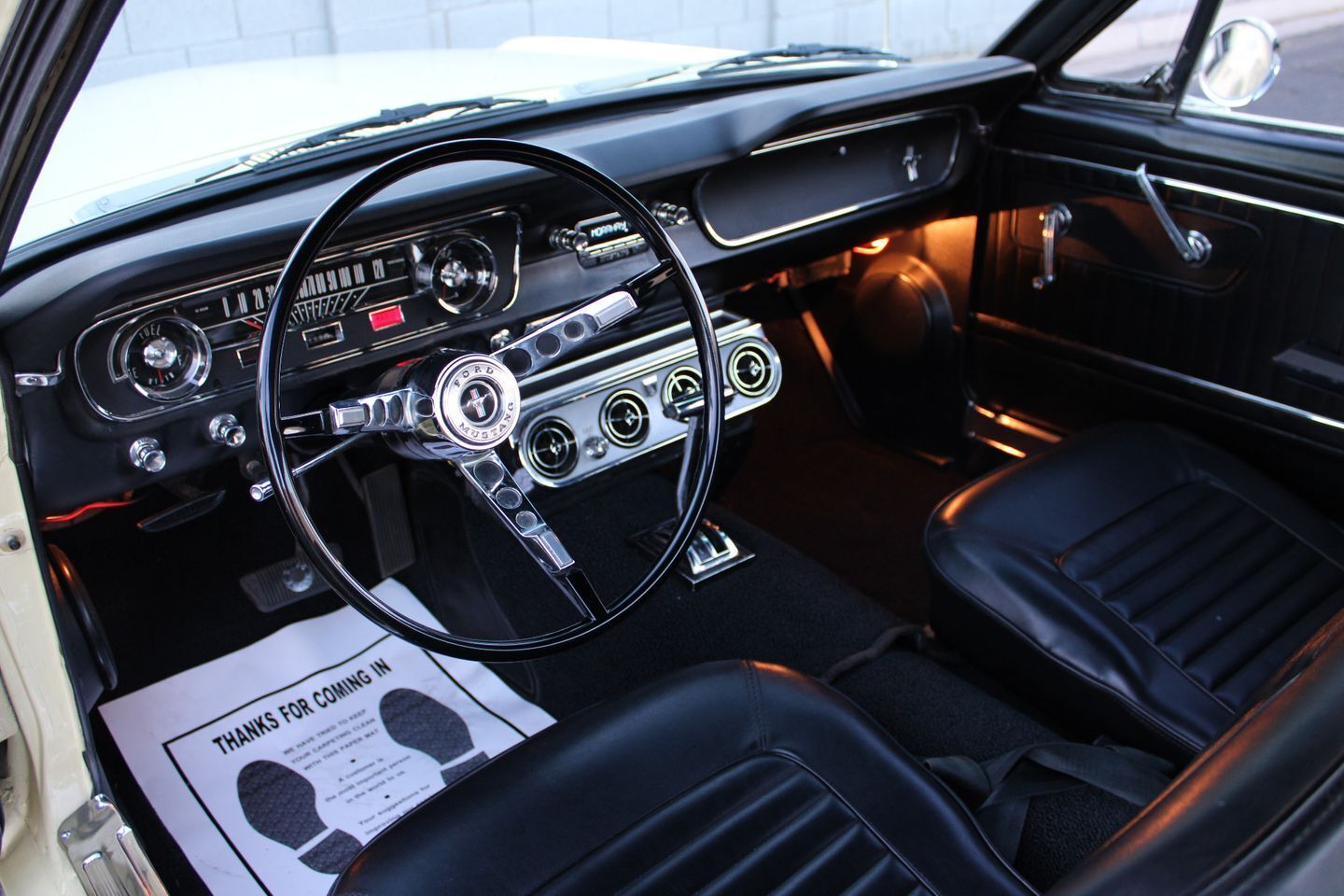 Ford-Mustang-Coupe-1965-Yellow-Black-86034-30