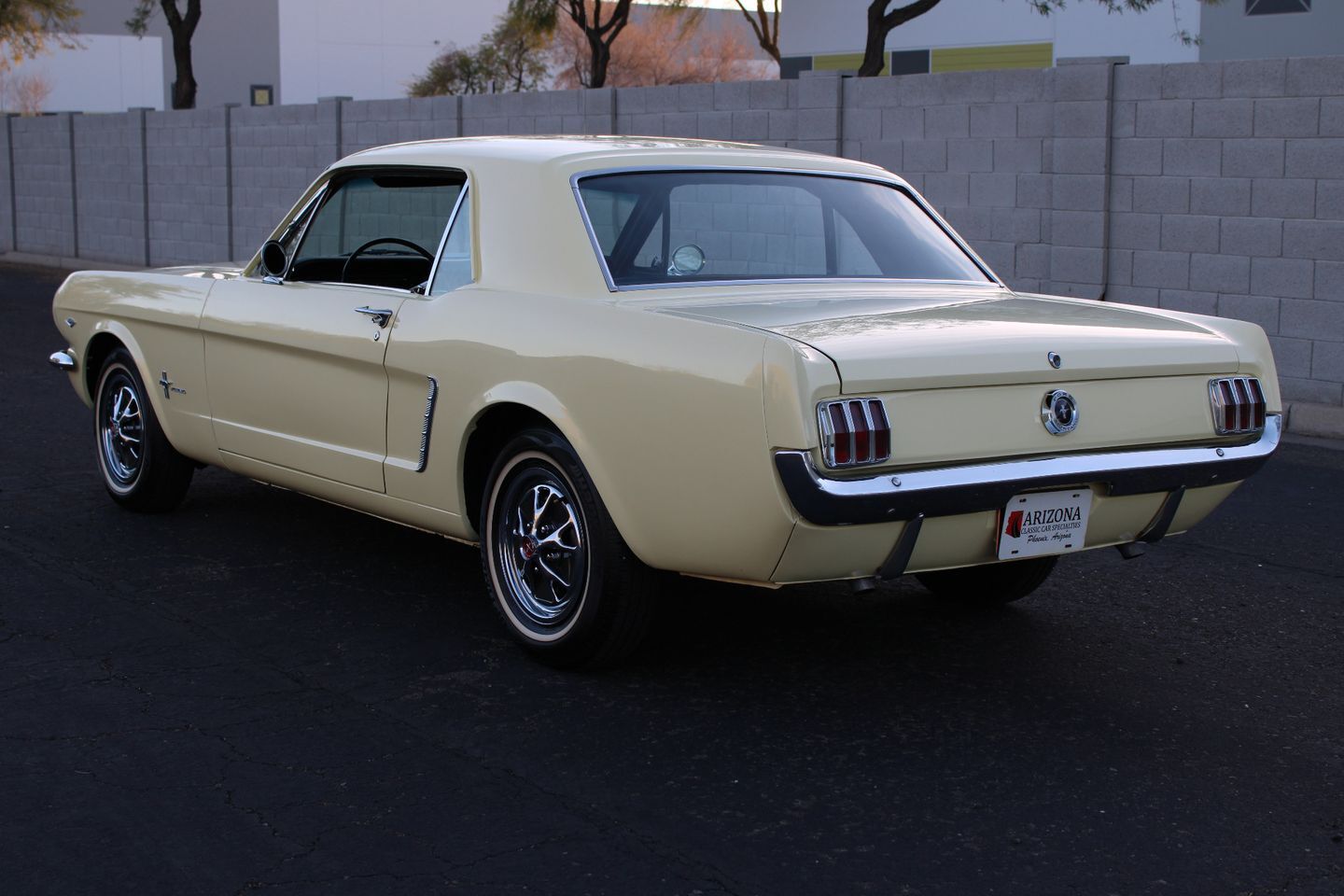 Ford-Mustang-Coupe-1965-Yellow-Black-86034-4