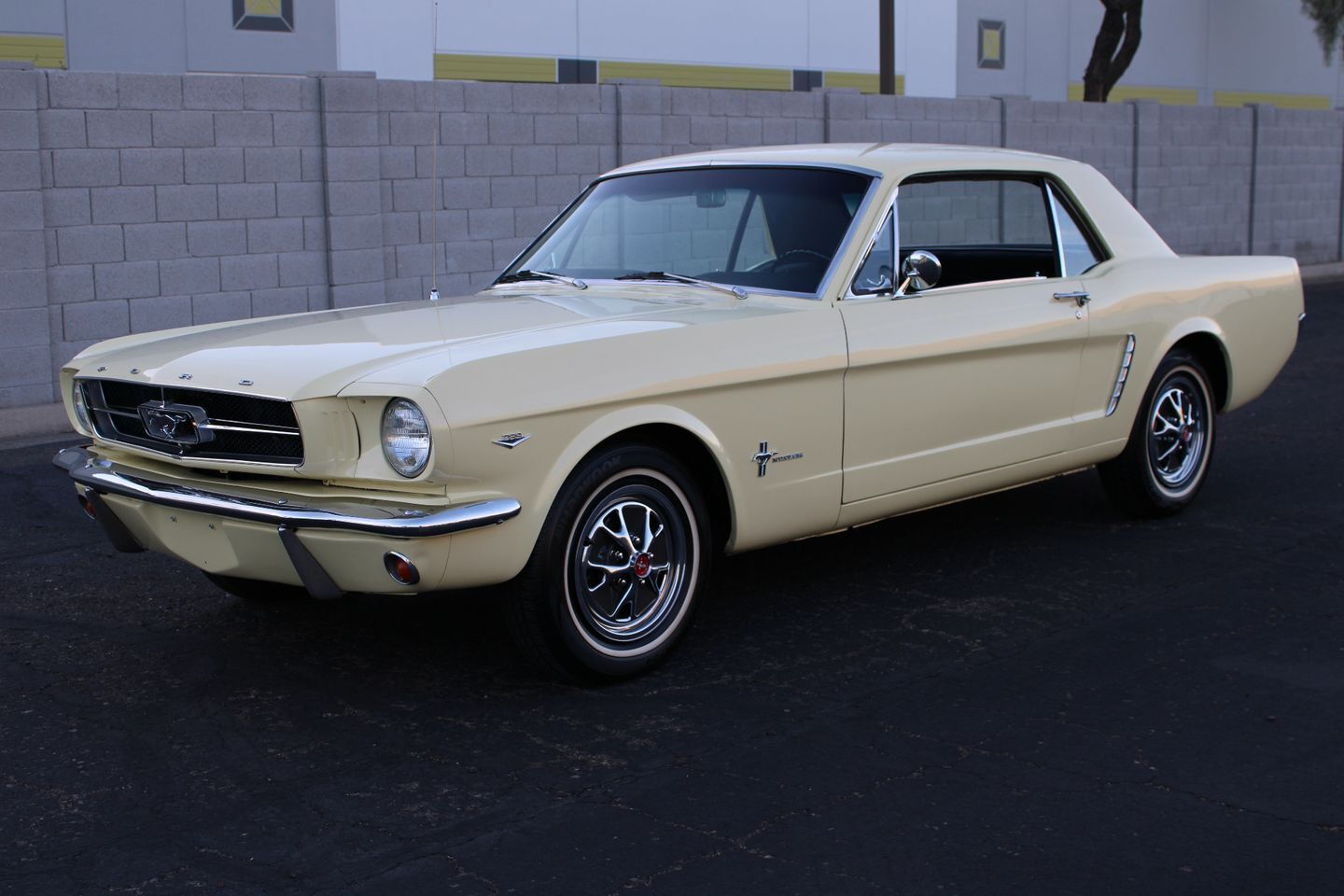 Ford-Mustang-Coupe-1965-Yellow-Black-86034-6