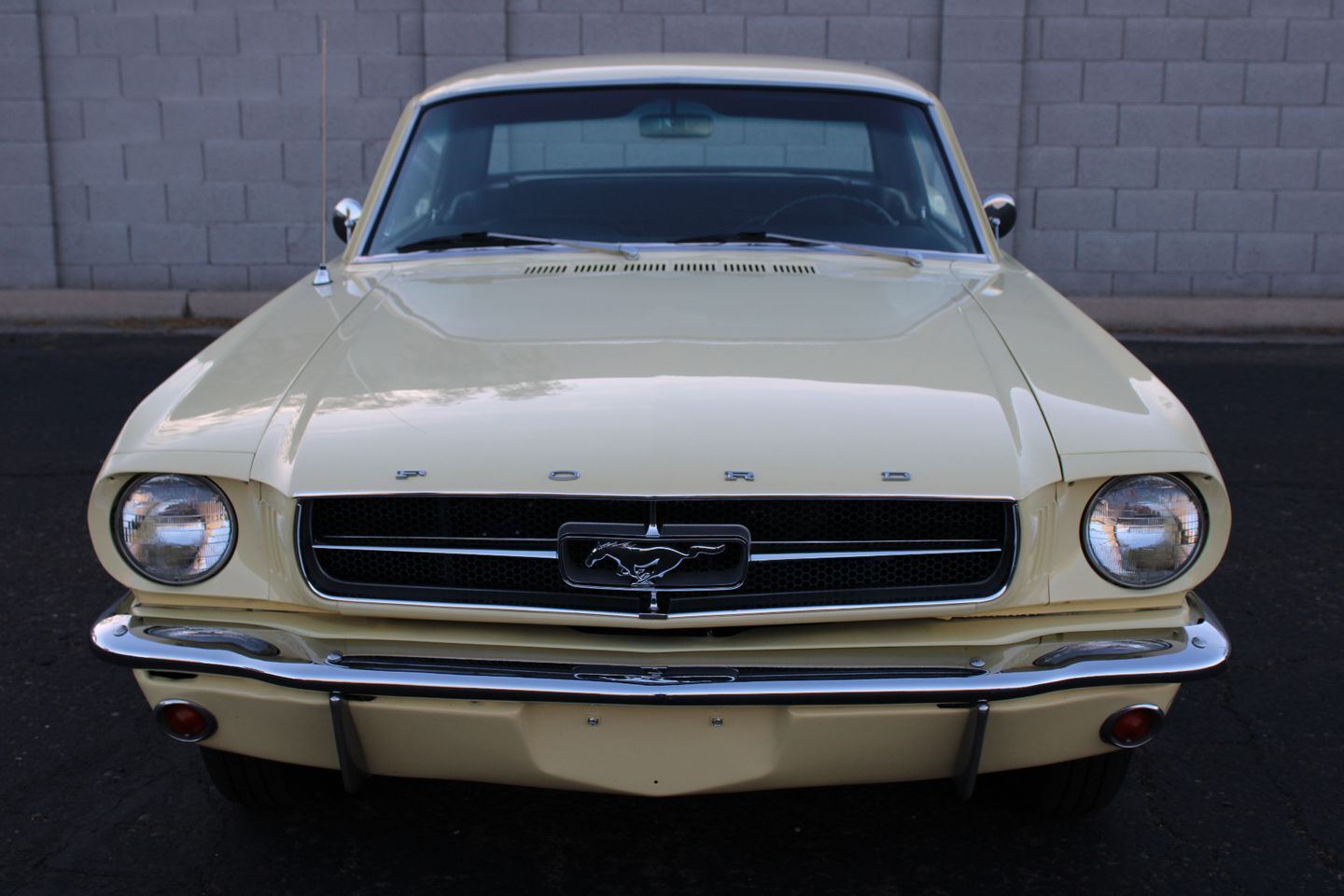 Ford-Mustang-Coupe-1965-Yellow-Black-86034-7