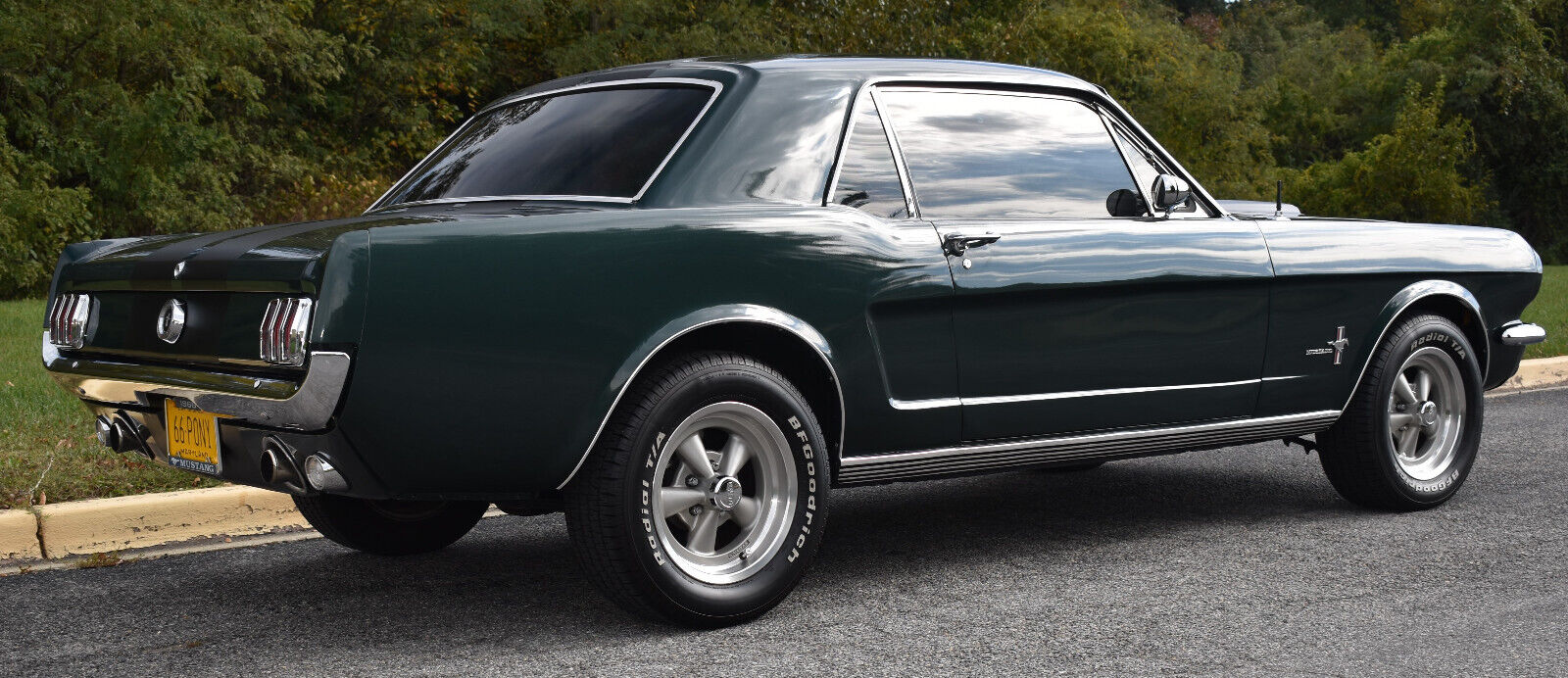 Ford-Mustang-Coupe-1966-93342-8