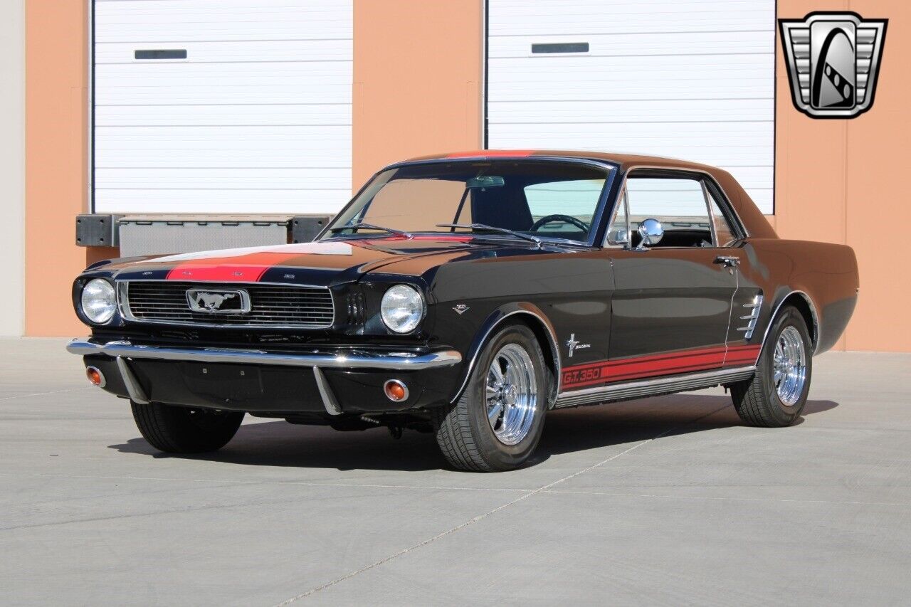 Ford-Mustang-Coupe-1966-Black-Black-3985-2