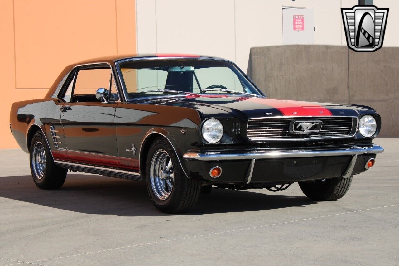 Ford-Mustang-Coupe-1966-Black-Black-3985-5