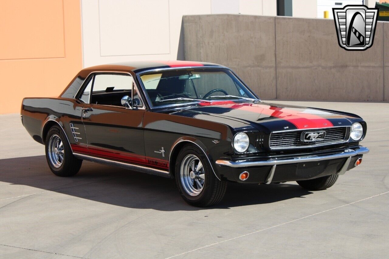 Ford-Mustang-Coupe-1966-Black-Black-3985-6