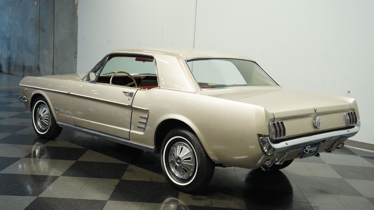 Ford-Mustang-Coupe-1966-Champagne-Maroon-108278-6