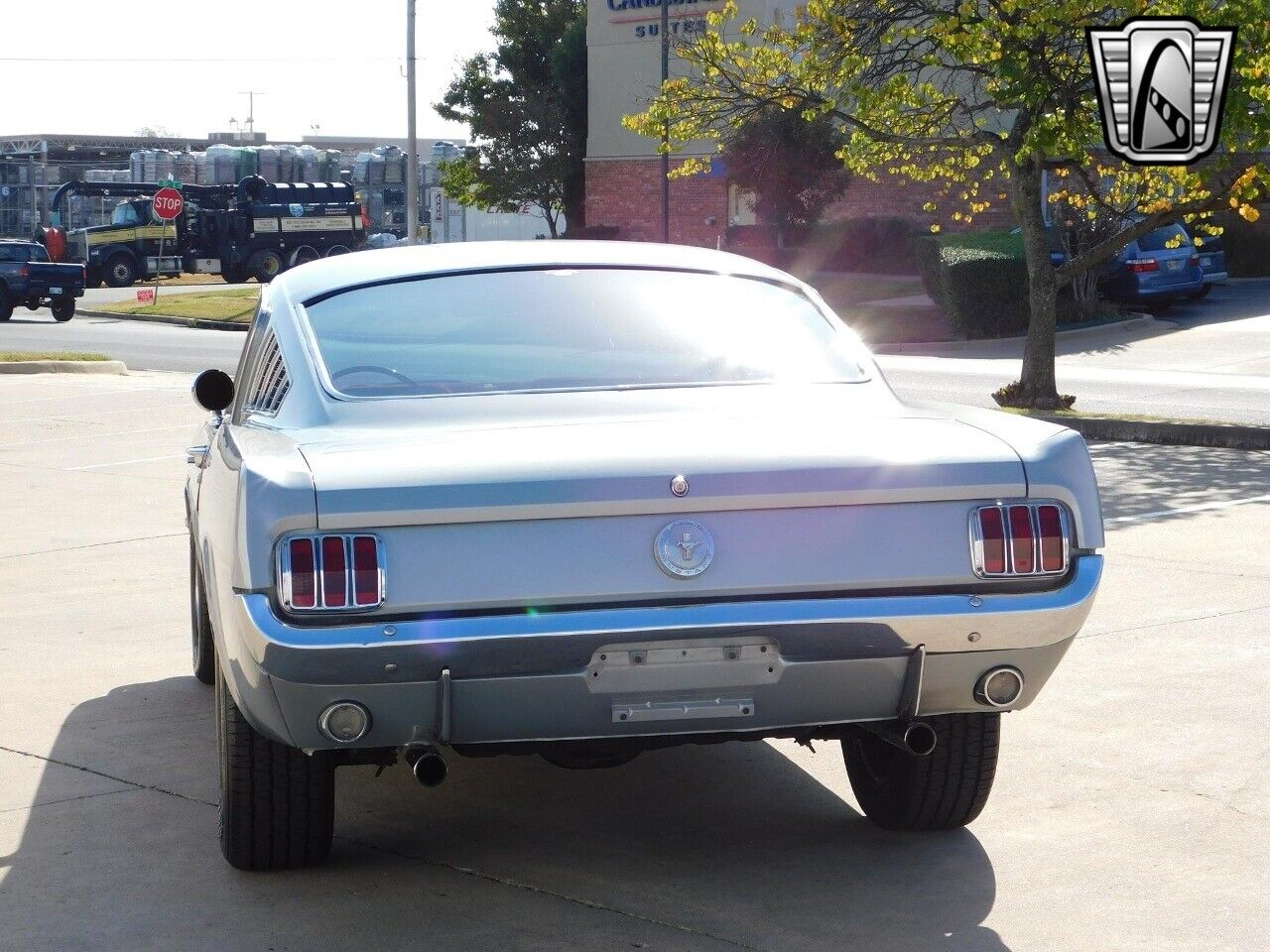 Ford-Mustang-Coupe-1966-Gray-Red-80952-5