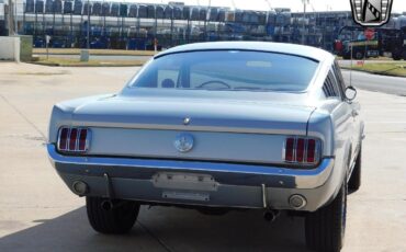 Ford-Mustang-Coupe-1966-Gray-Red-80952-6