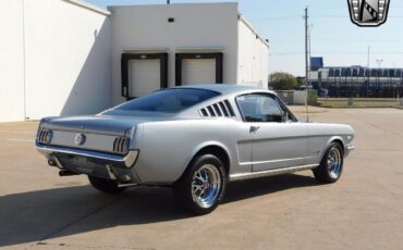 Ford-Mustang-Coupe-1966-Gray-Red-80952-7