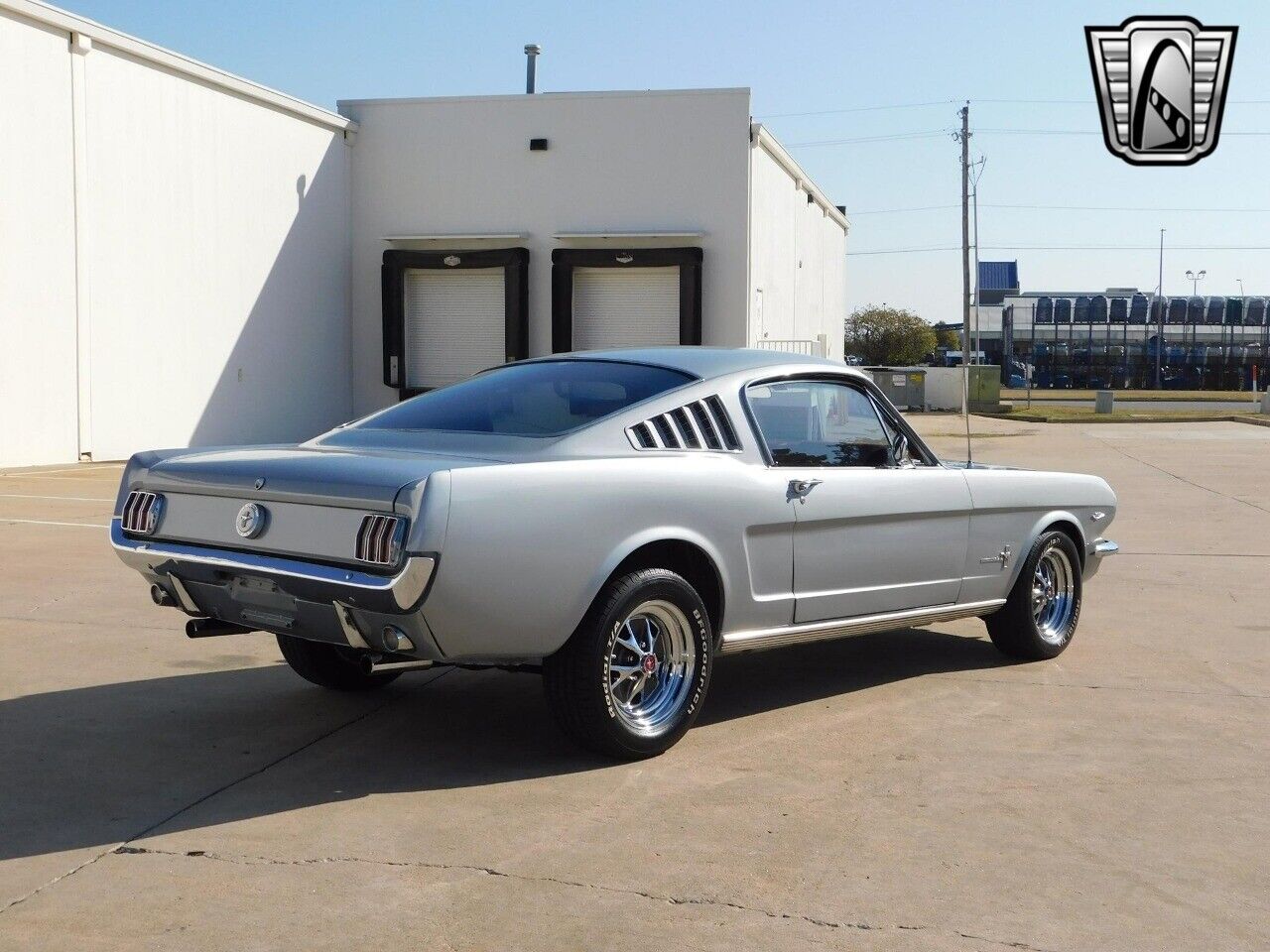 Ford-Mustang-Coupe-1966-Gray-Red-80952-7