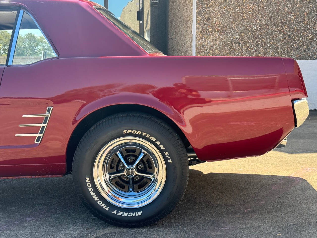 Ford-Mustang-Coupe-1966-Maroon-Black-18-4