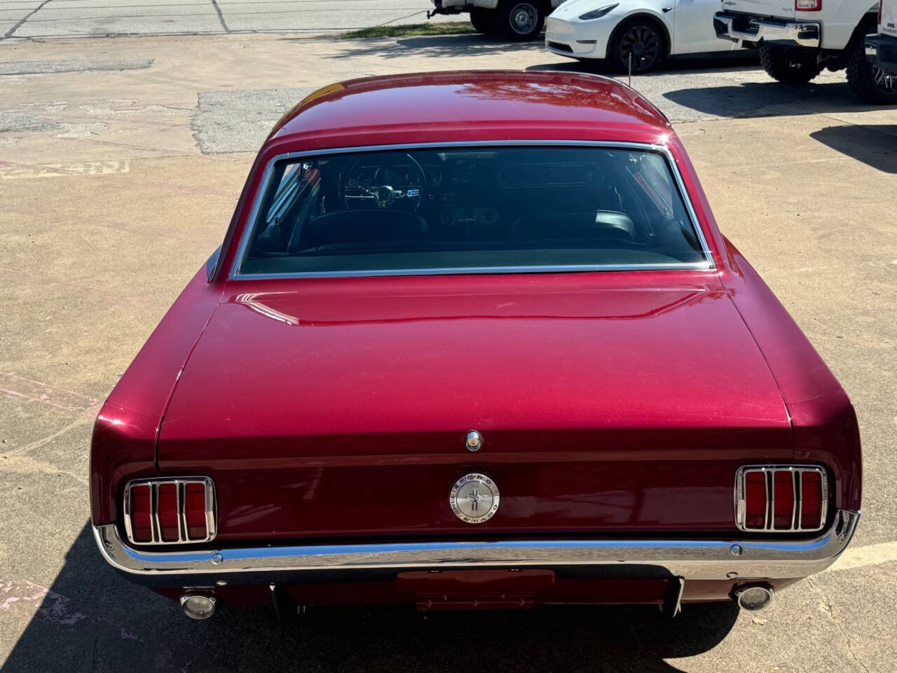 Ford-Mustang-Coupe-1966-Maroon-Black-18-7