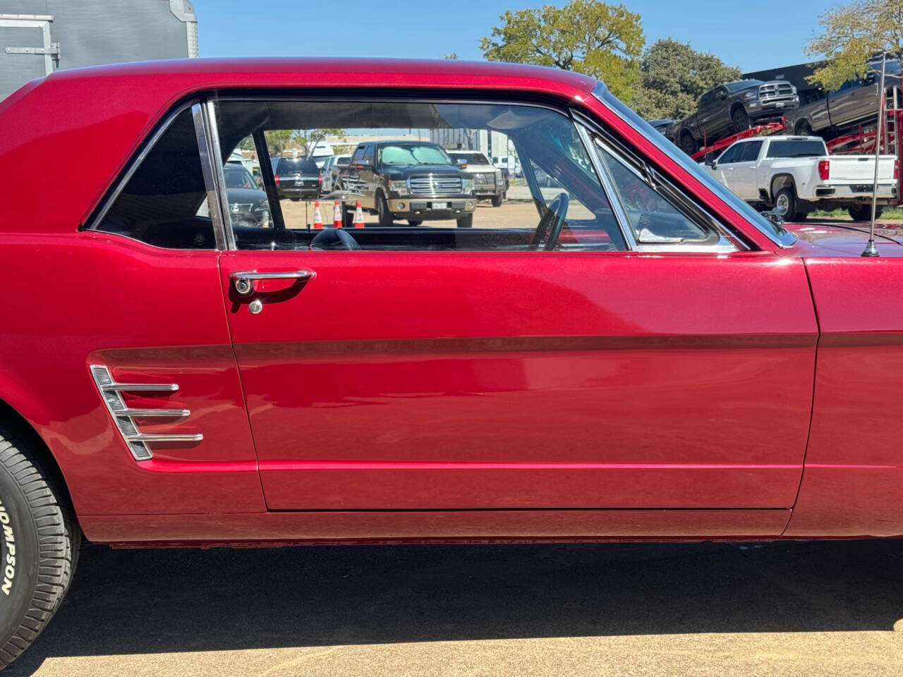 Ford-Mustang-Coupe-1966-Maroon-Black-18-9