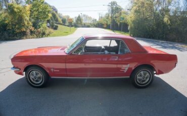 Ford-Mustang-Coupe-1966-Red-Black-106453-2