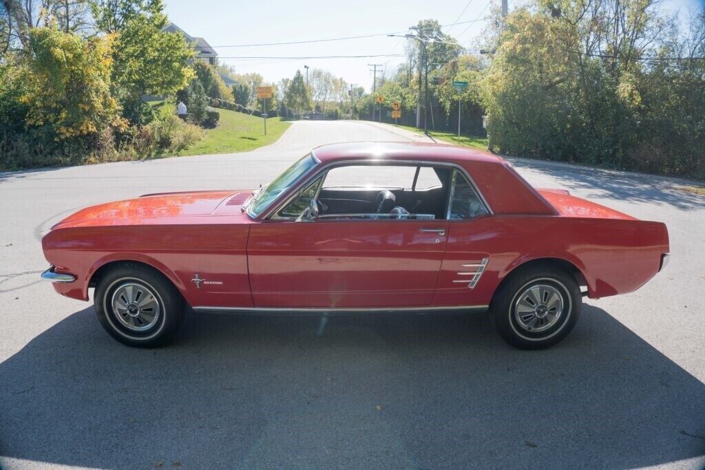 Ford-Mustang-Coupe-1966-Red-Black-106453-2