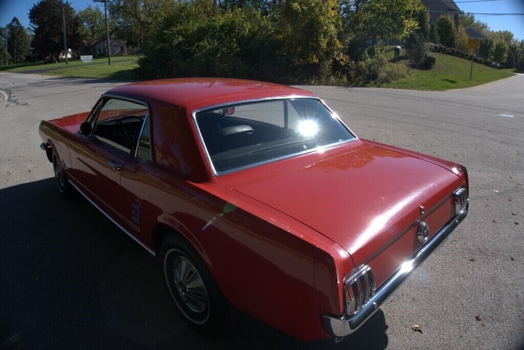 Ford-Mustang-Coupe-1966-Red-Black-106453-3