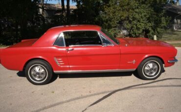 Ford-Mustang-Coupe-1966-Red-Black-106453-6