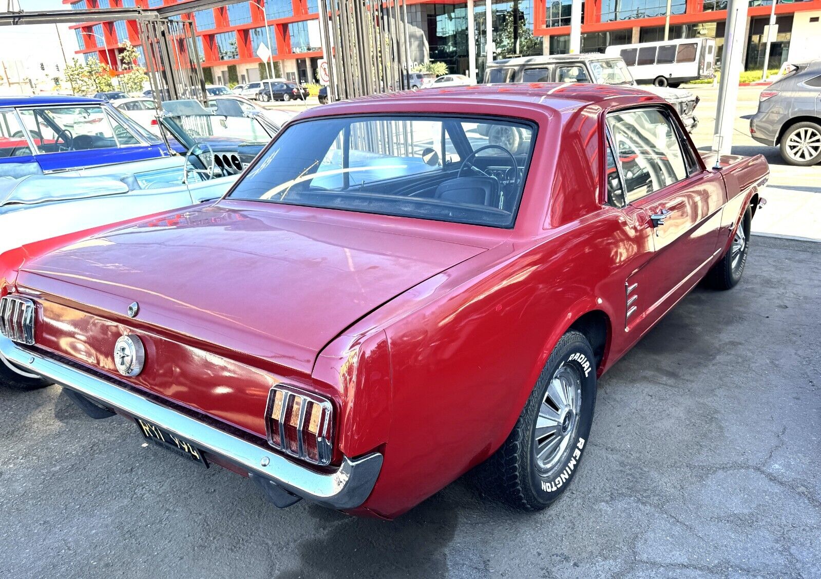 Ford-Mustang-Coupe-1966-Red-Black-126749-3