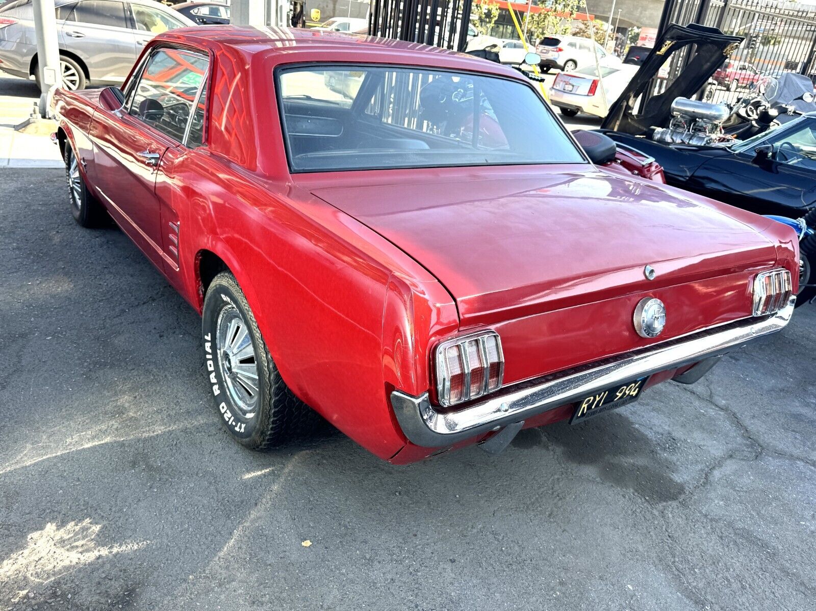 Ford-Mustang-Coupe-1966-Red-Black-126749-5