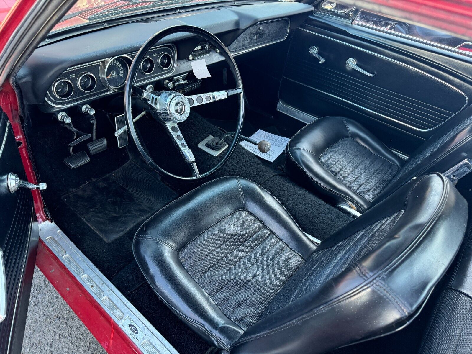 Ford-Mustang-Coupe-1966-Red-Black-126749-7