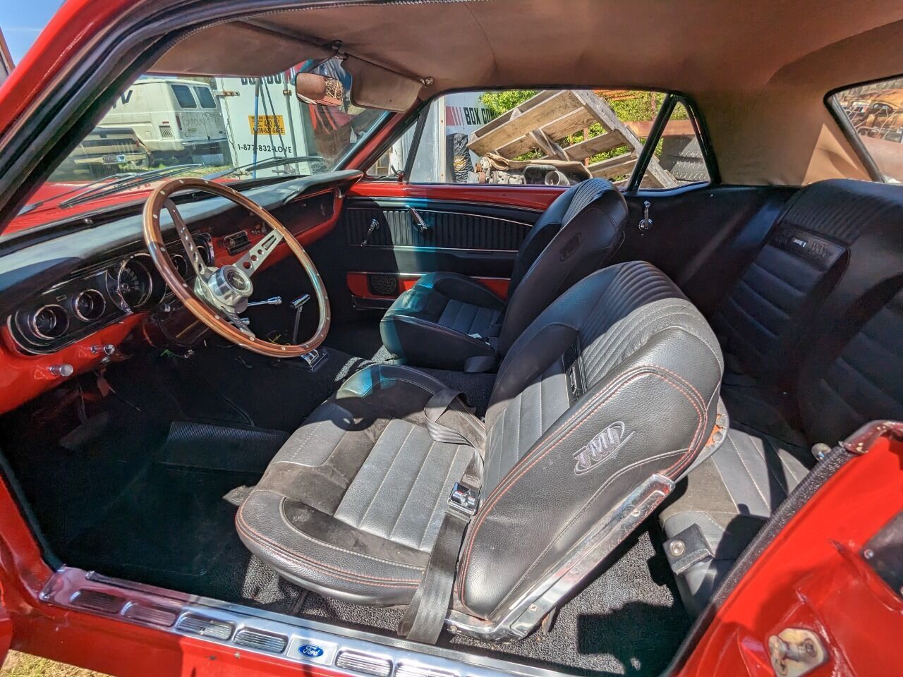 Ford-Mustang-Coupe-1966-Red-Black-28786-11