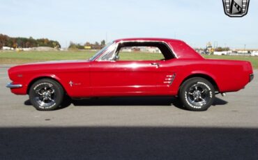 Ford-Mustang-Coupe-1966-Red-Red-67312-4