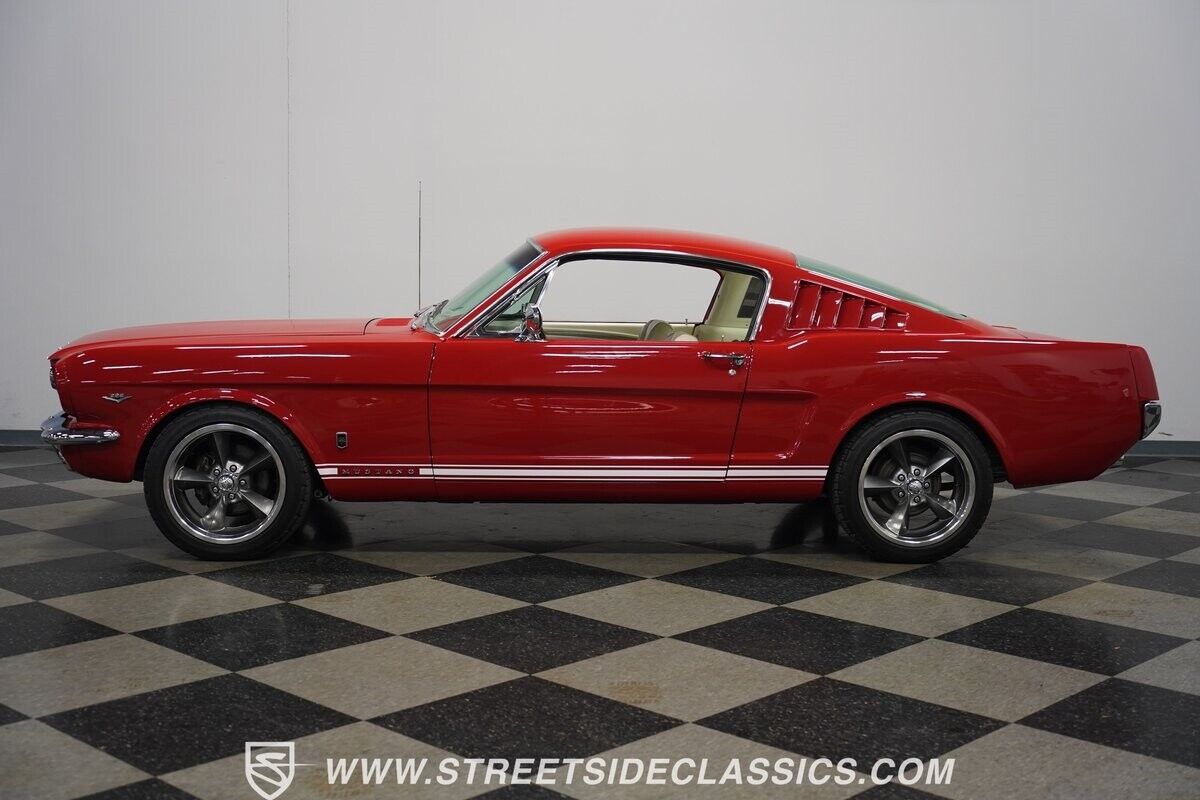 Ford-Mustang-Coupe-1966-Red-White-30635-2