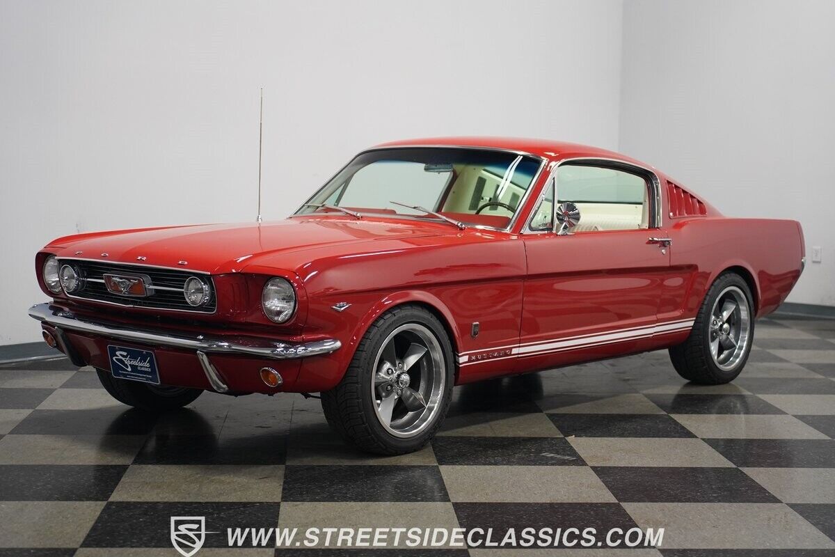 Ford-Mustang-Coupe-1966-Red-White-30635-6