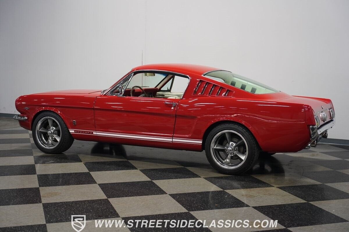 Ford-Mustang-Coupe-1966-Red-White-30635-9