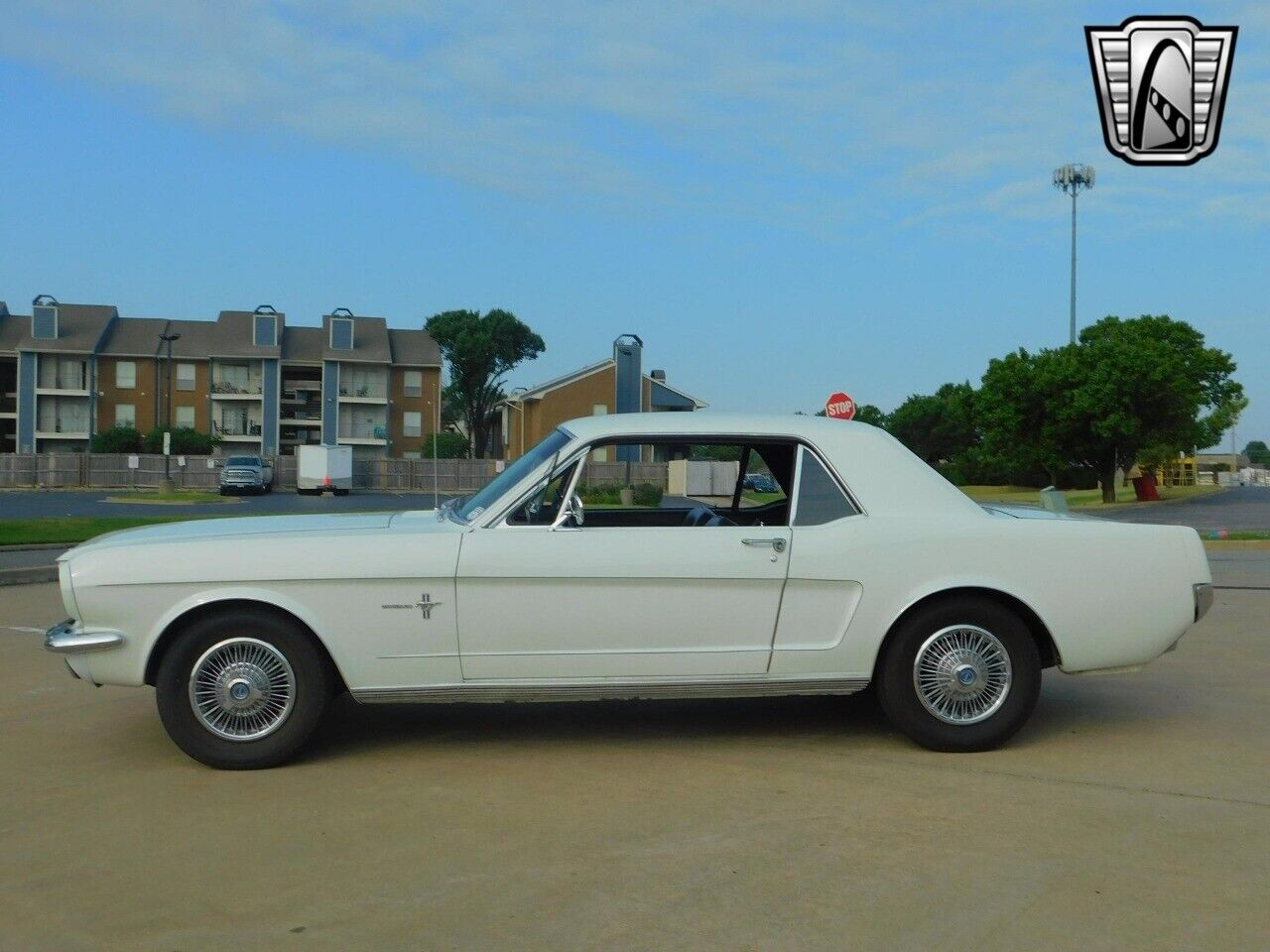 Ford-Mustang-Coupe-1966-White-Black-28207-3