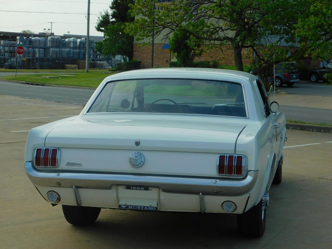 Ford-Mustang-Coupe-1966-White-Black-28207-6