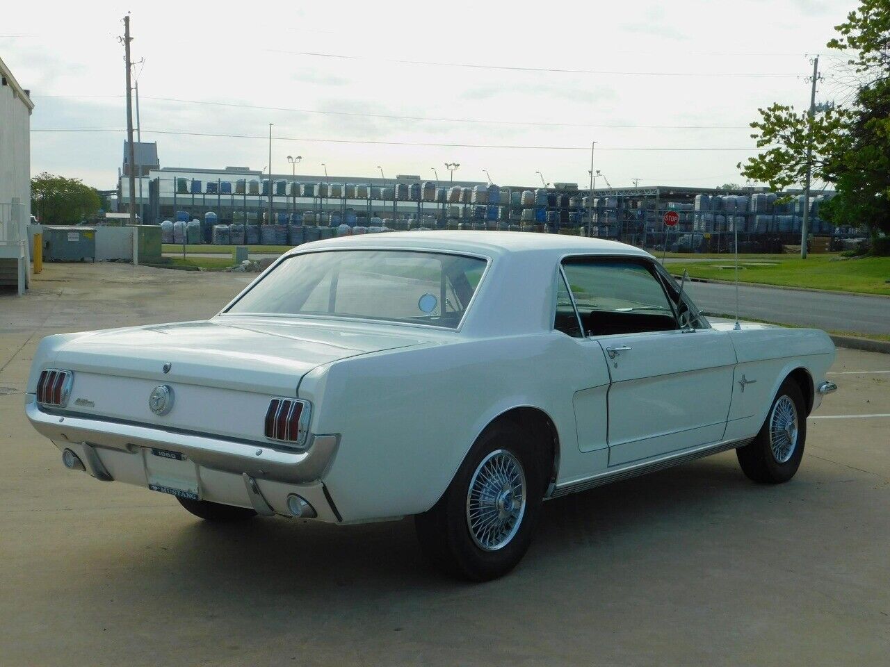 Ford-Mustang-Coupe-1966-White-Black-28207-7