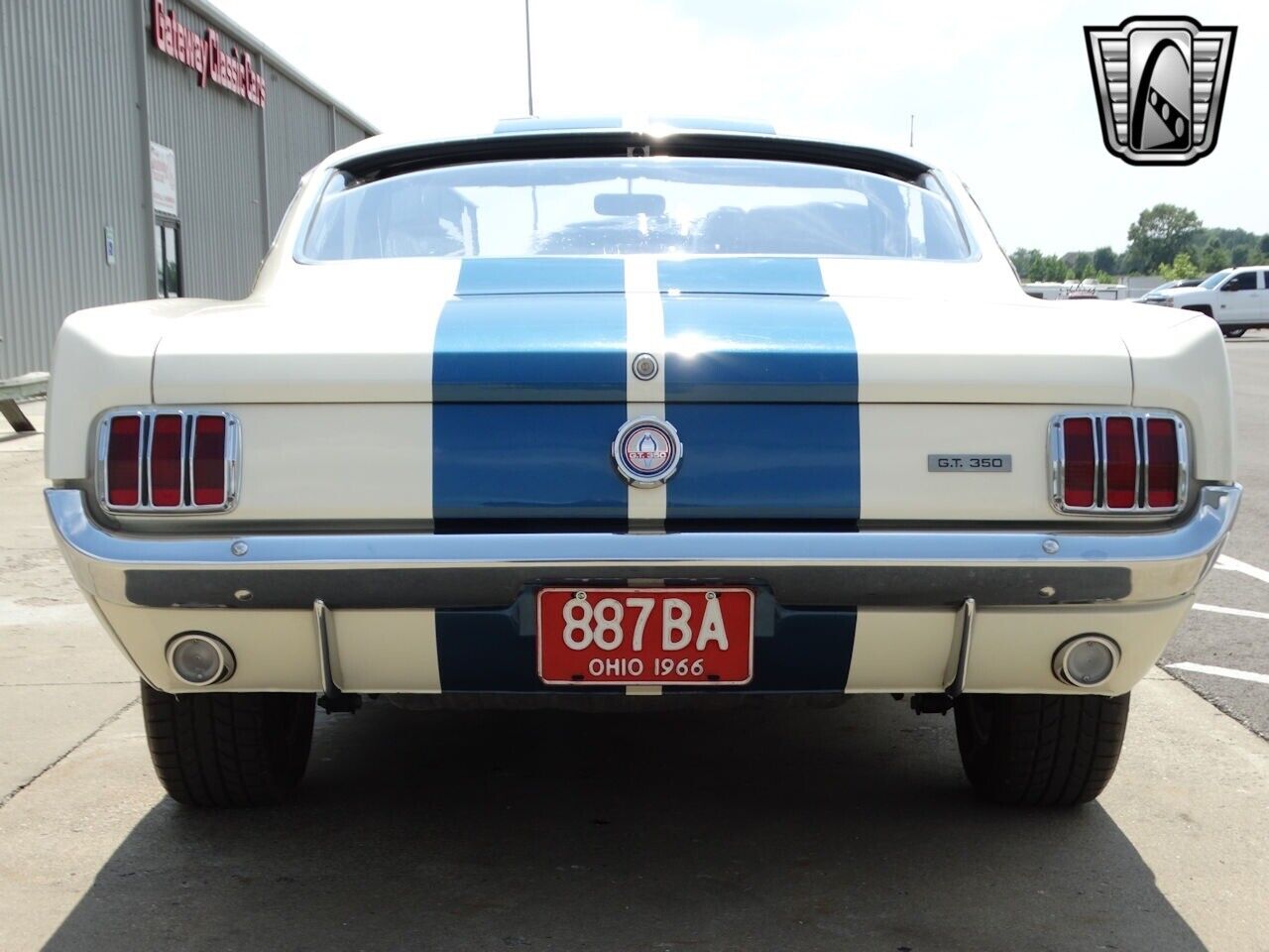 Ford-Mustang-Coupe-1966-White-Black-85109-6