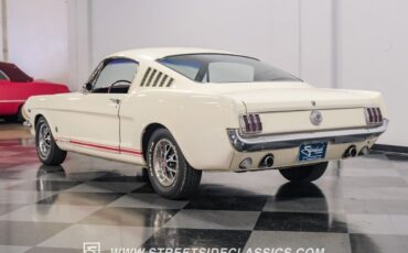 Ford-Mustang-Coupe-1966-White-Red-106447-8