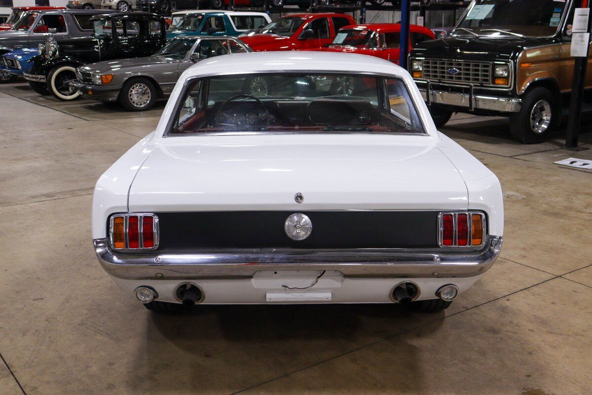 Ford-Mustang-Coupe-1966-White-Red-10673-6